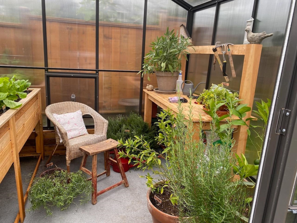 Community Amenities Photo (Clubhouse) of 404 E 15th Street, North Vancouver, BC