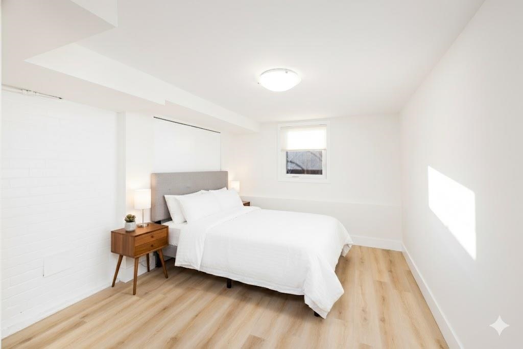 Garden / Landscaping Photo of 404 E 15th Street, North Vancouver, BC