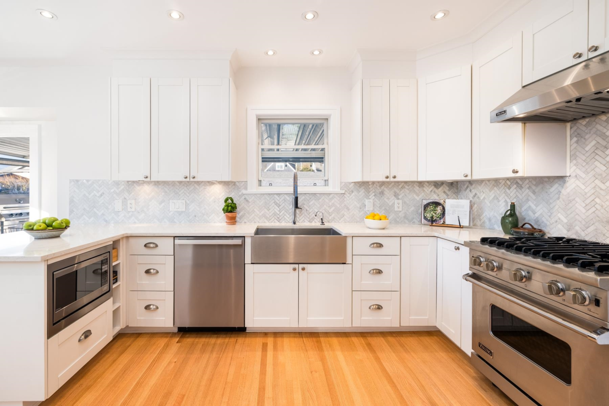 Kitchen Island Photo of 404 E 15th Street, North Vancouver, BC