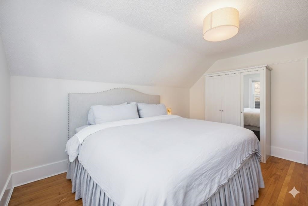 Mudroom Photo of 404 E 15th Street, North Vancouver, BC