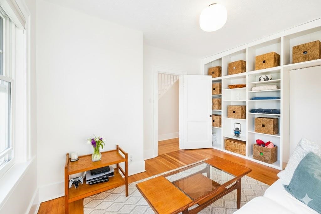 Office / Den Photo of 404 E 15th Street, North Vancouver, BC