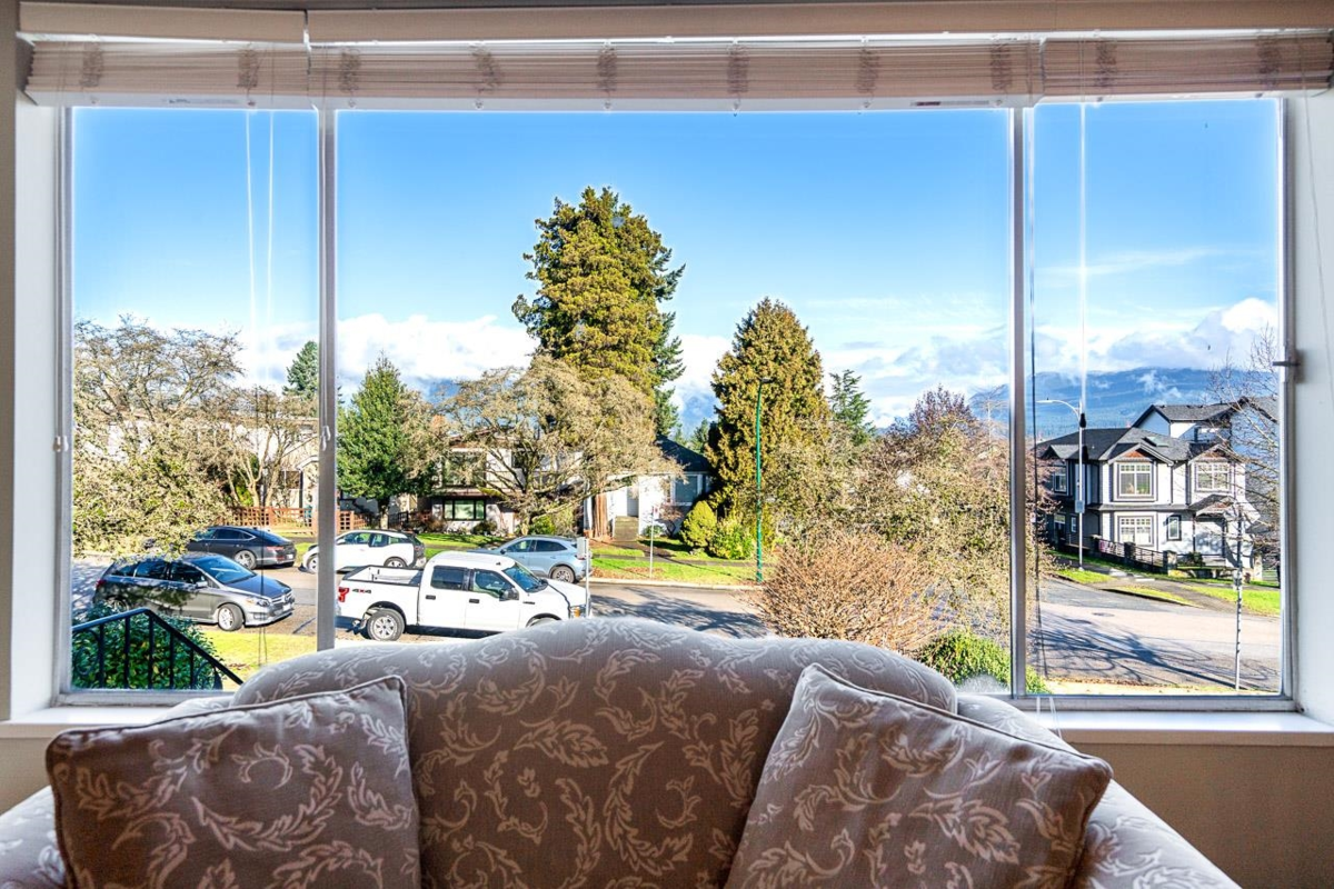 Breakfast Nook Photo of 3038 Charles Street, Vancouver, BC
