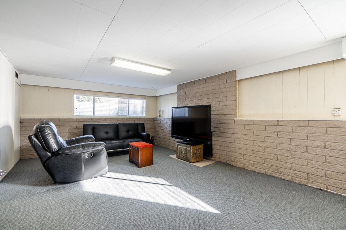 Hallway Photo of 3038 Charles Street, Vancouver, BC