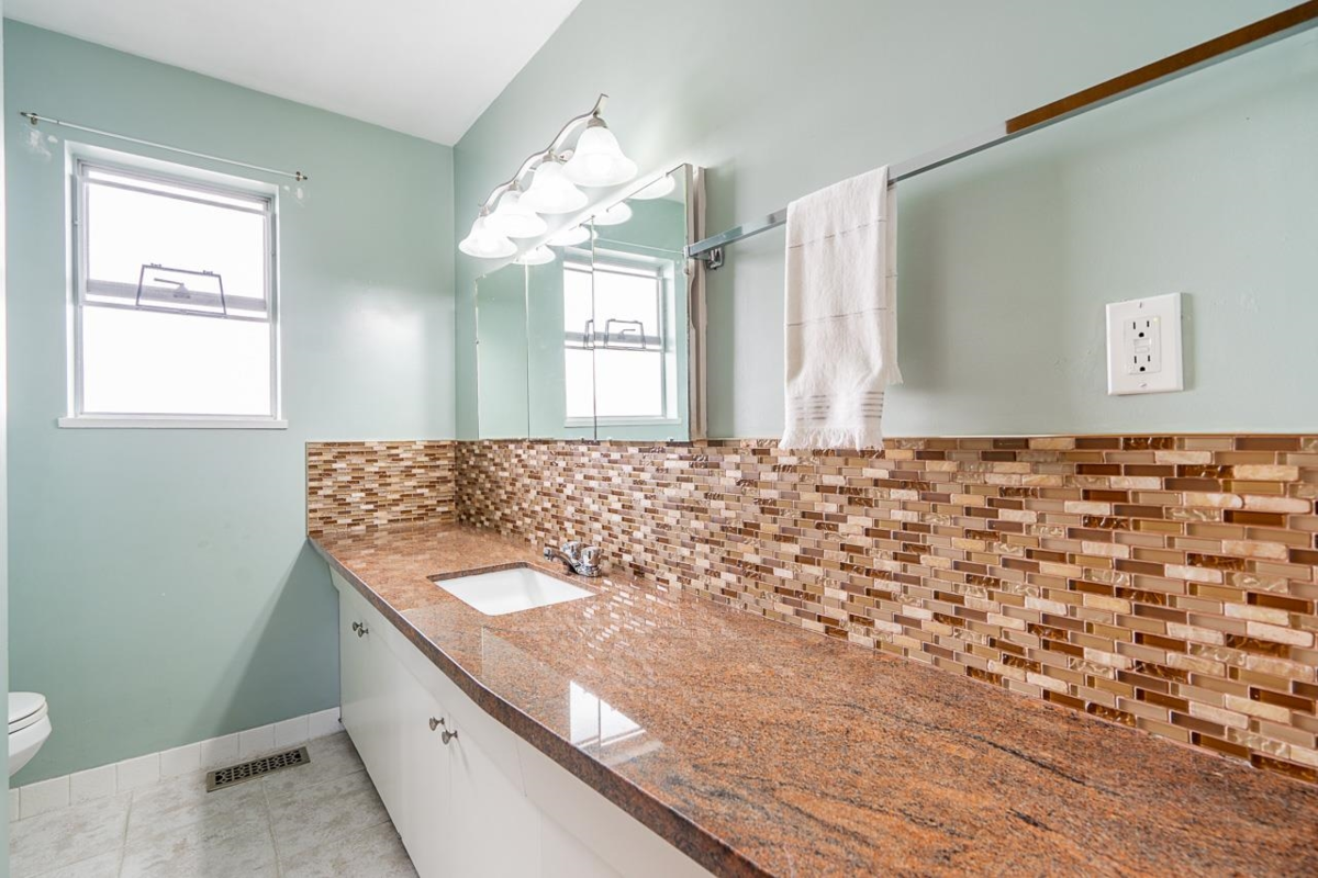 Laundry Room Photo of 3038 Charles Street, Vancouver, BC