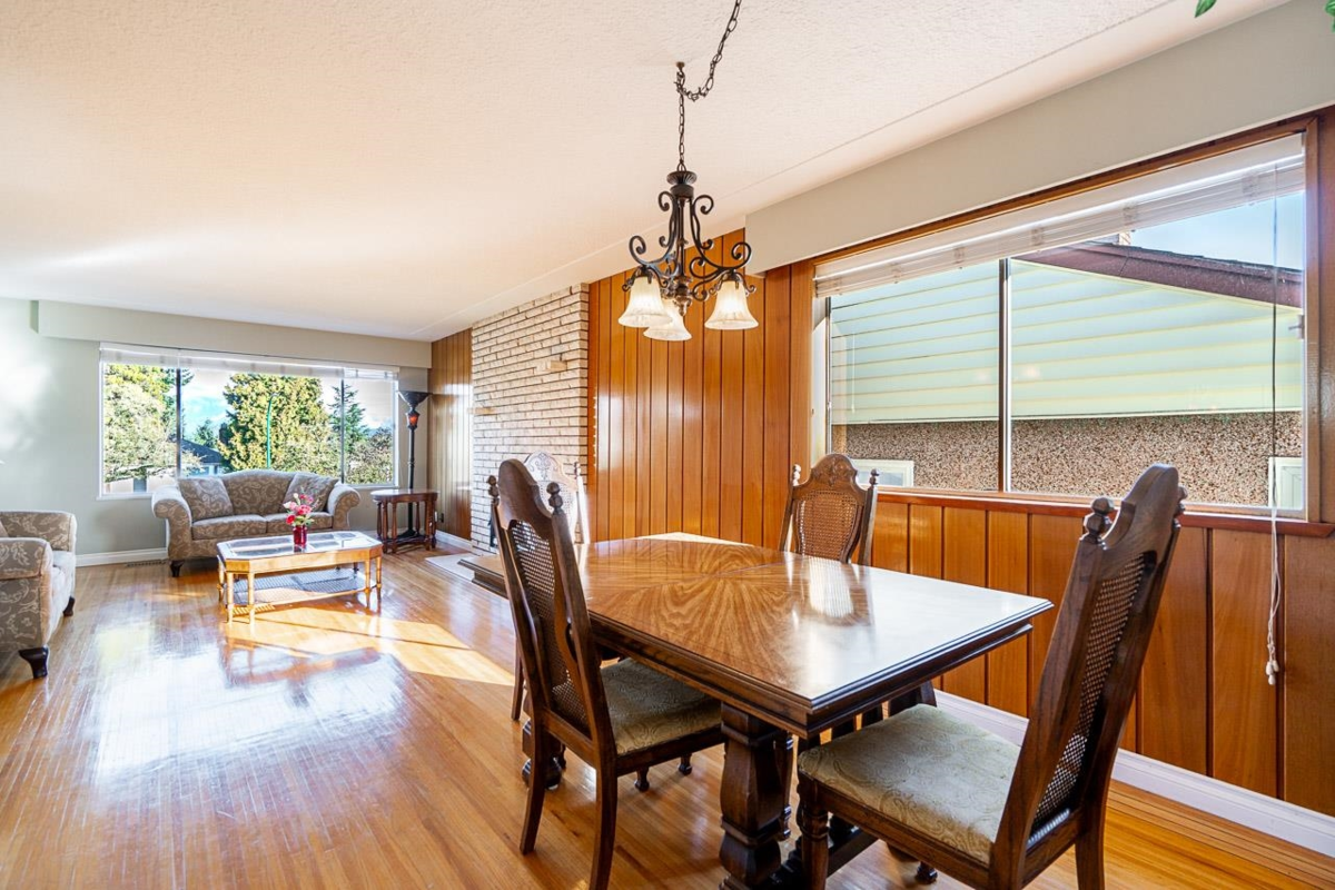 Primary Bathroom Photo of 3038 Charles Street, Vancouver, BC