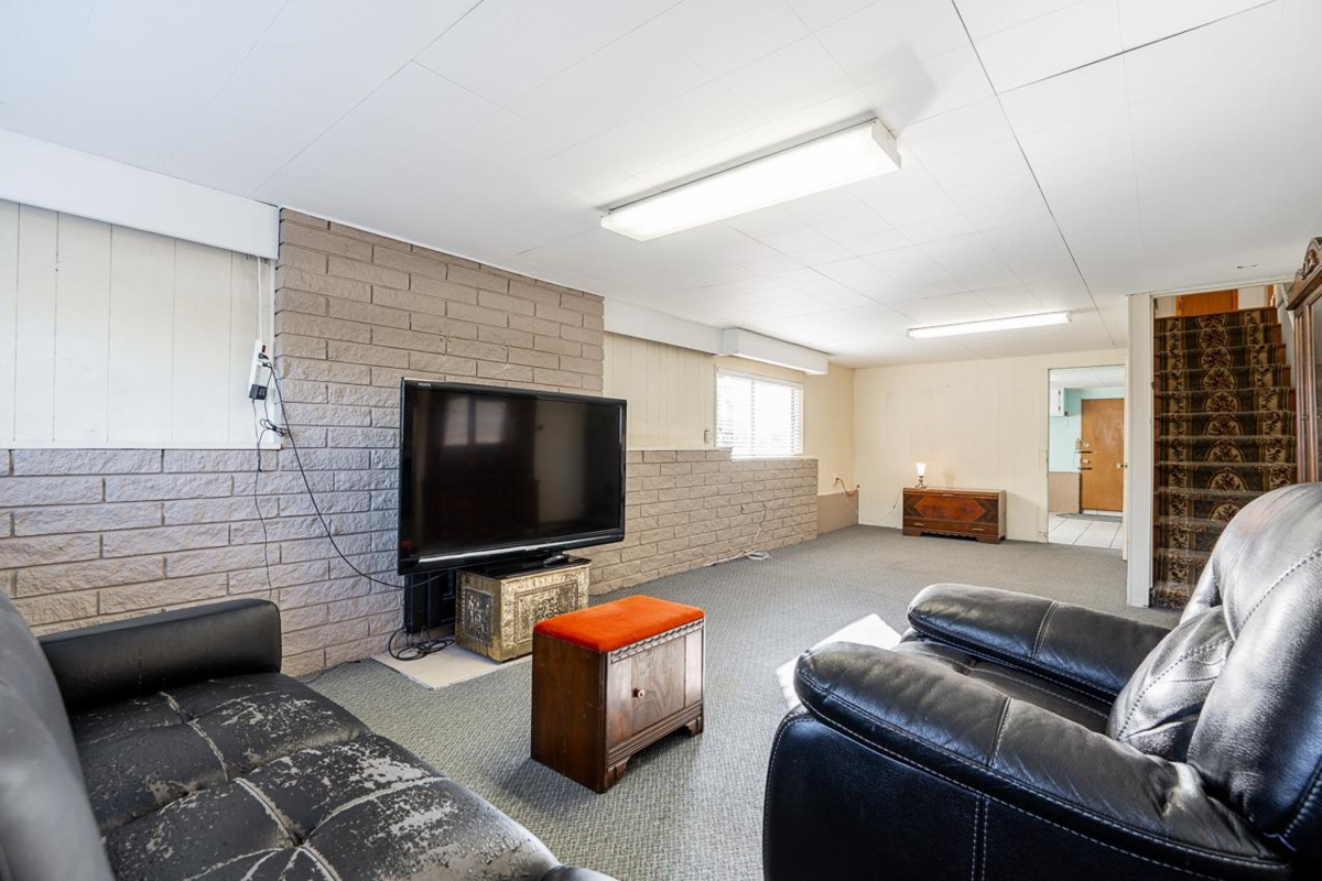 Staircase Photo of 3038 Charles Street, Vancouver, BC