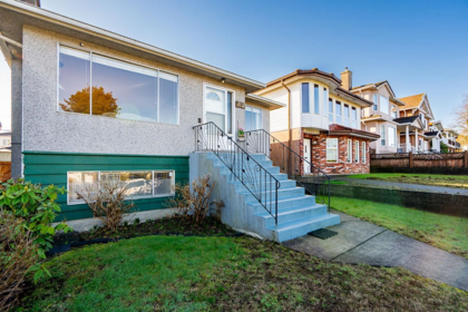 3038 Charles Street, Vancouver, BC, Renfrew VE — 4 bed single family residence for sale