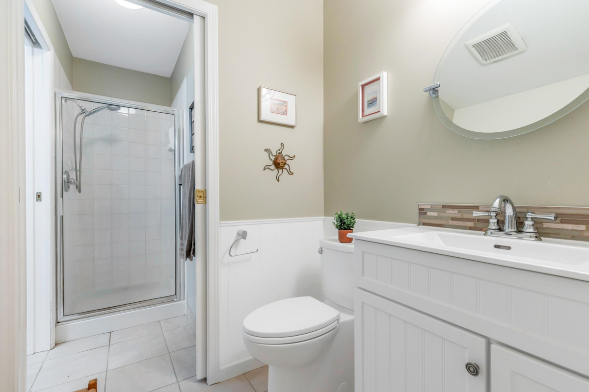 Entry Foyer Photo of 17 2006 Winfield Drive, Abbotsford, BC