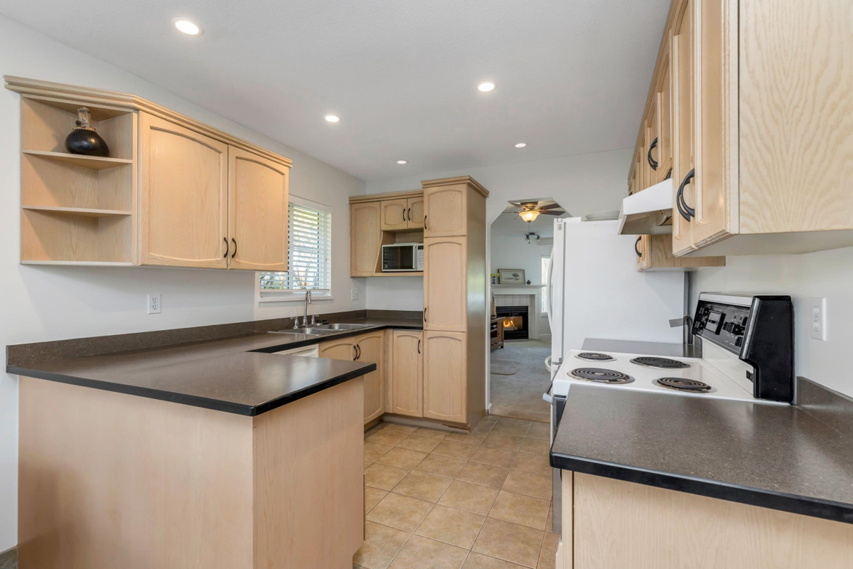 Family Room Photo of 17 2006 Winfield Drive, Abbotsford, BC