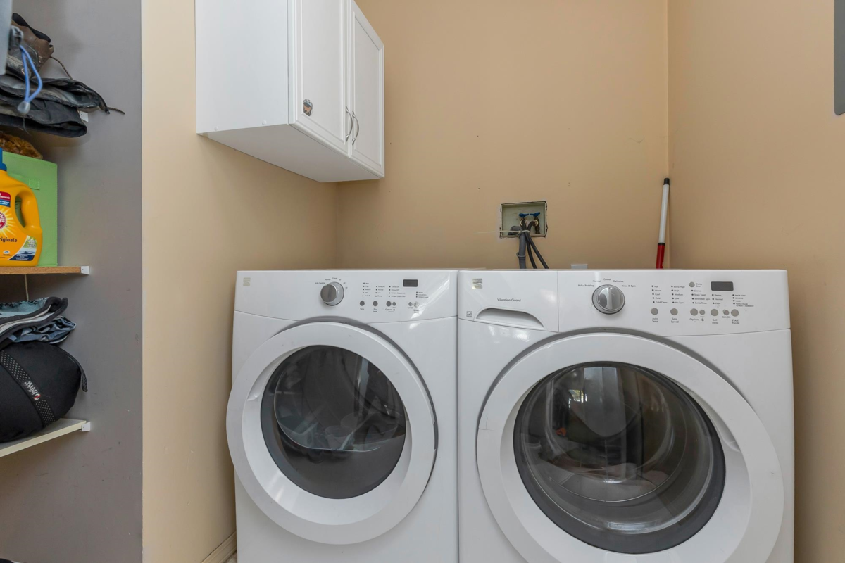 Hallway Photo of 17 2006 Winfield Drive, Abbotsford, BC