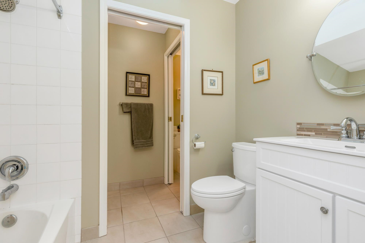 Laundry Room Photo of 17 2006 Winfield Drive, Abbotsford, BC