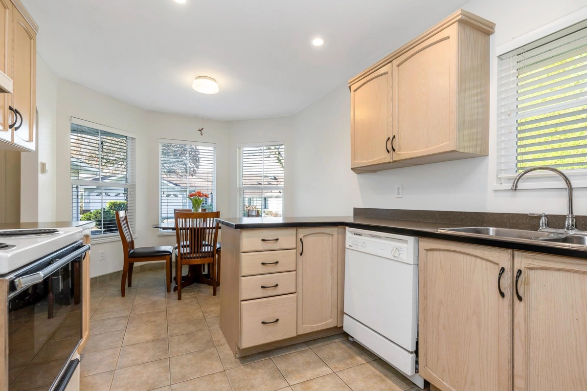 Pantry Photo of 17 2006 Winfield Drive, Abbotsford, BC