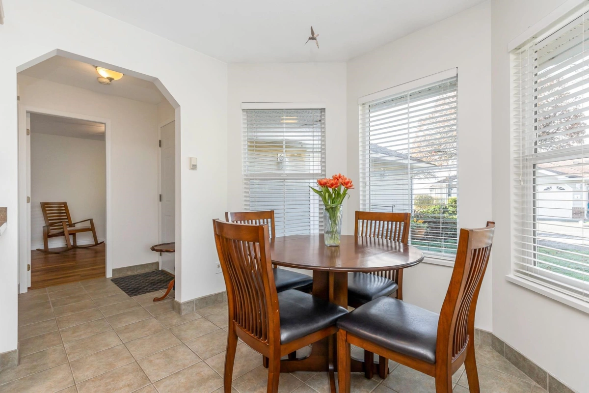 Walk-In Closet Photo of 17 2006 Winfield Drive, Abbotsford, BC