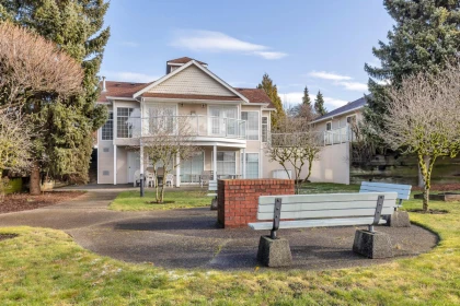 Front Yard Photo of 17 2006 Winfield Drive, Abbotsford, BC