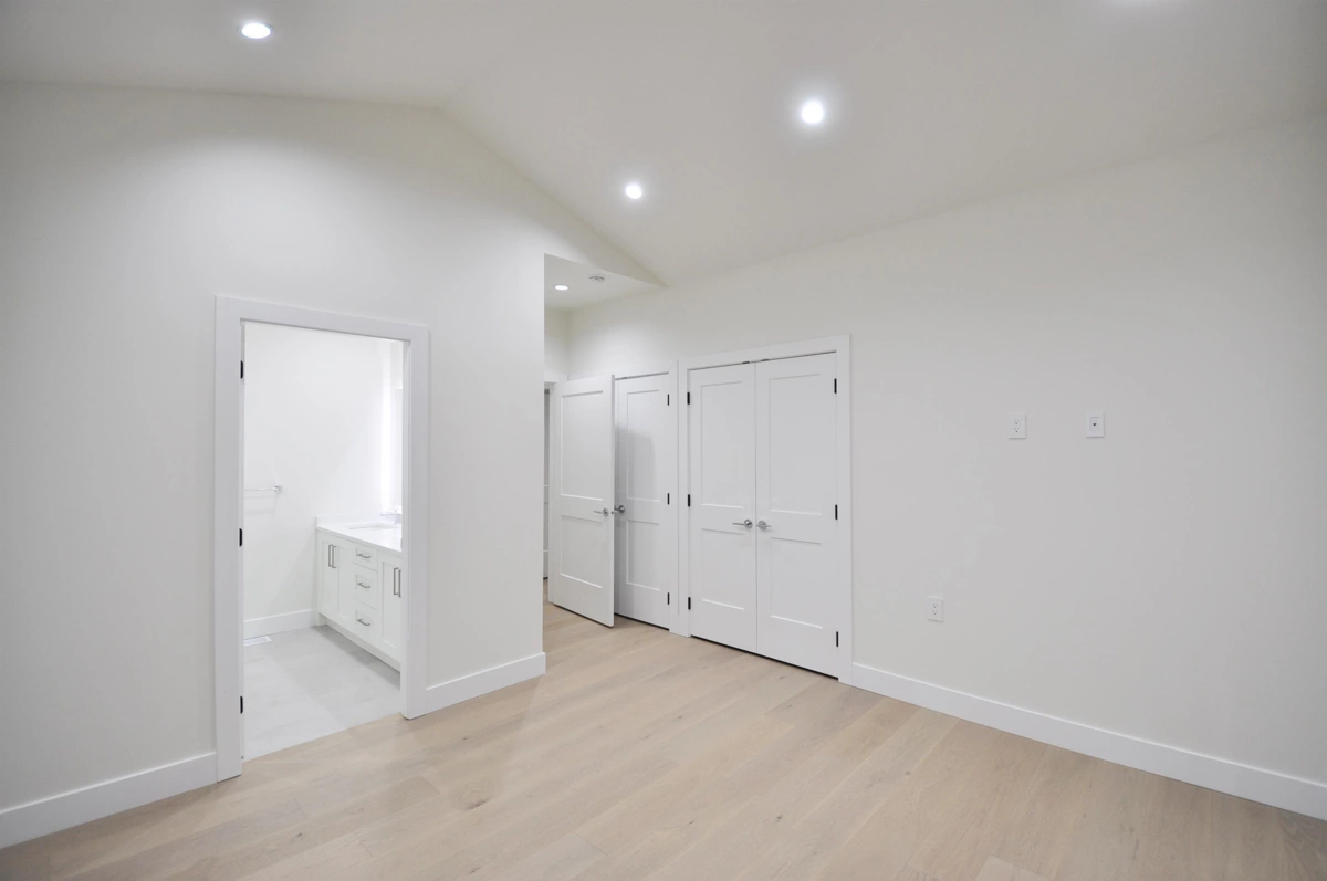 Entry Foyer Photo of 104 1138 Dansey Avenue, Coquitlam, BC