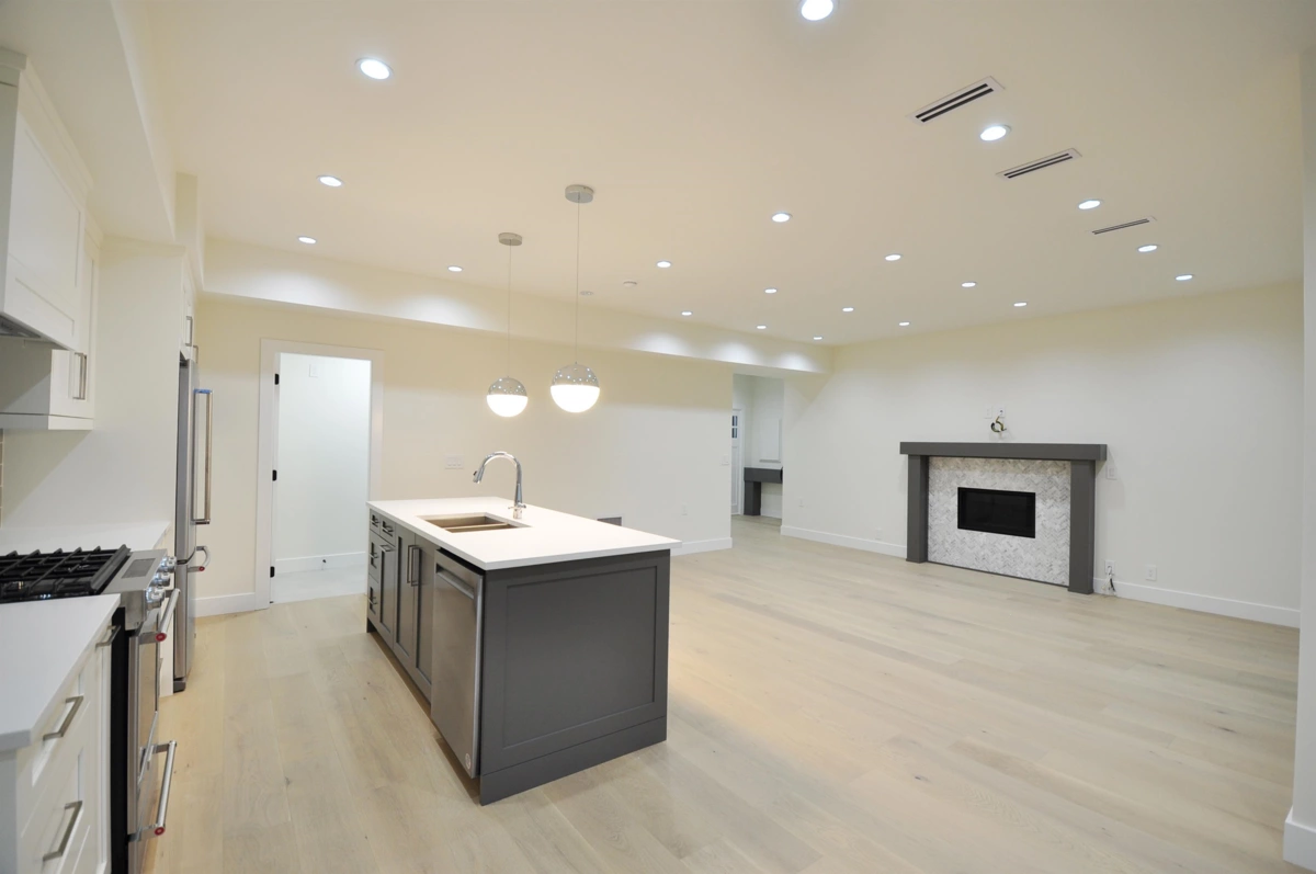 Walk-In Closet Photo of 104 1138 Dansey Avenue, Coquitlam, BC