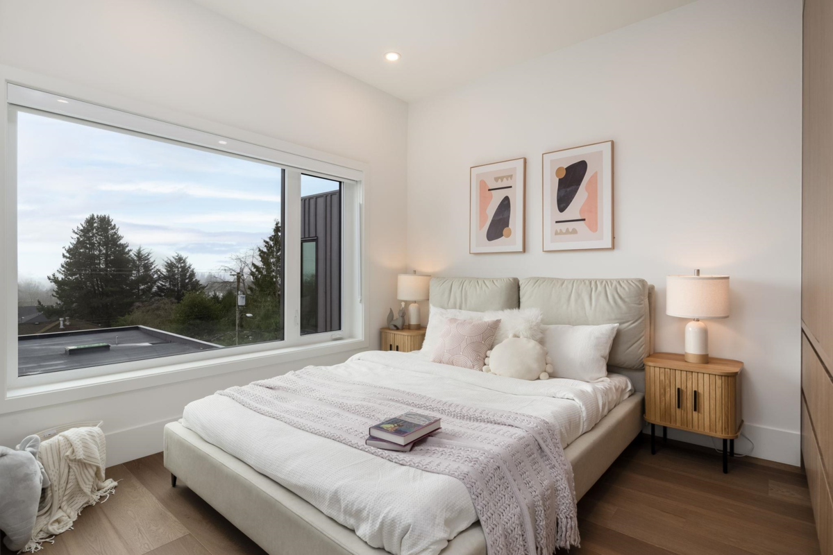 Bedroom 3 Photo of 1 950 W 57th Avenue, Vancouver, BC