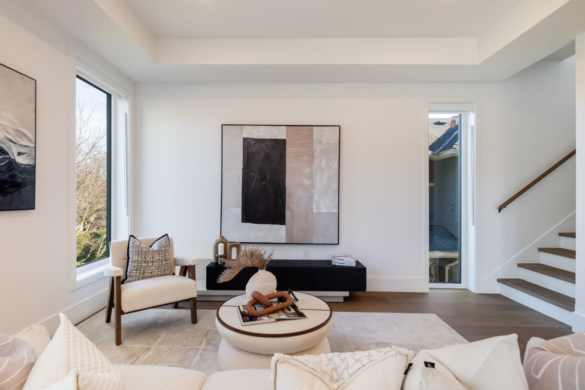 Breakfast Nook Photo of 1 950 W 57th Avenue, Vancouver, BC