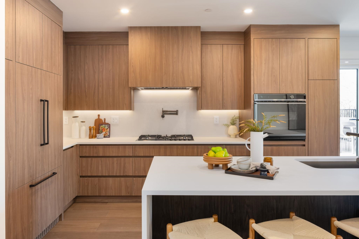 Family Room Photo of 1 950 W 57th Avenue, Vancouver, BC