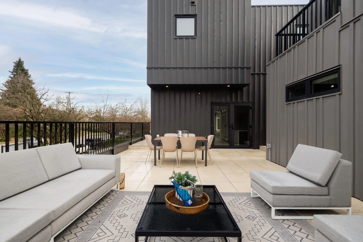 Loft / Bonus Room Photo of 1 950 W 57th Avenue, Vancouver, BC