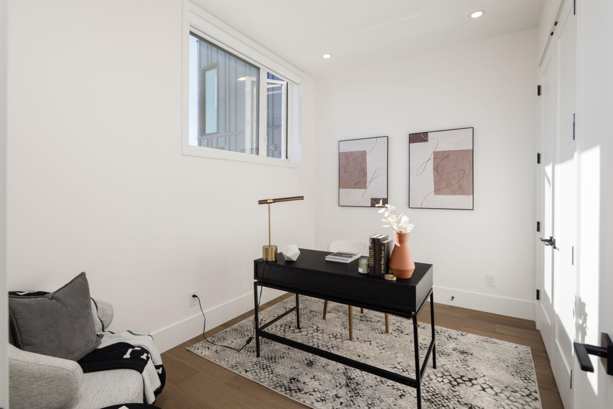 Primary Bedroom Photo of 1 950 W 57th Avenue, Vancouver, BC