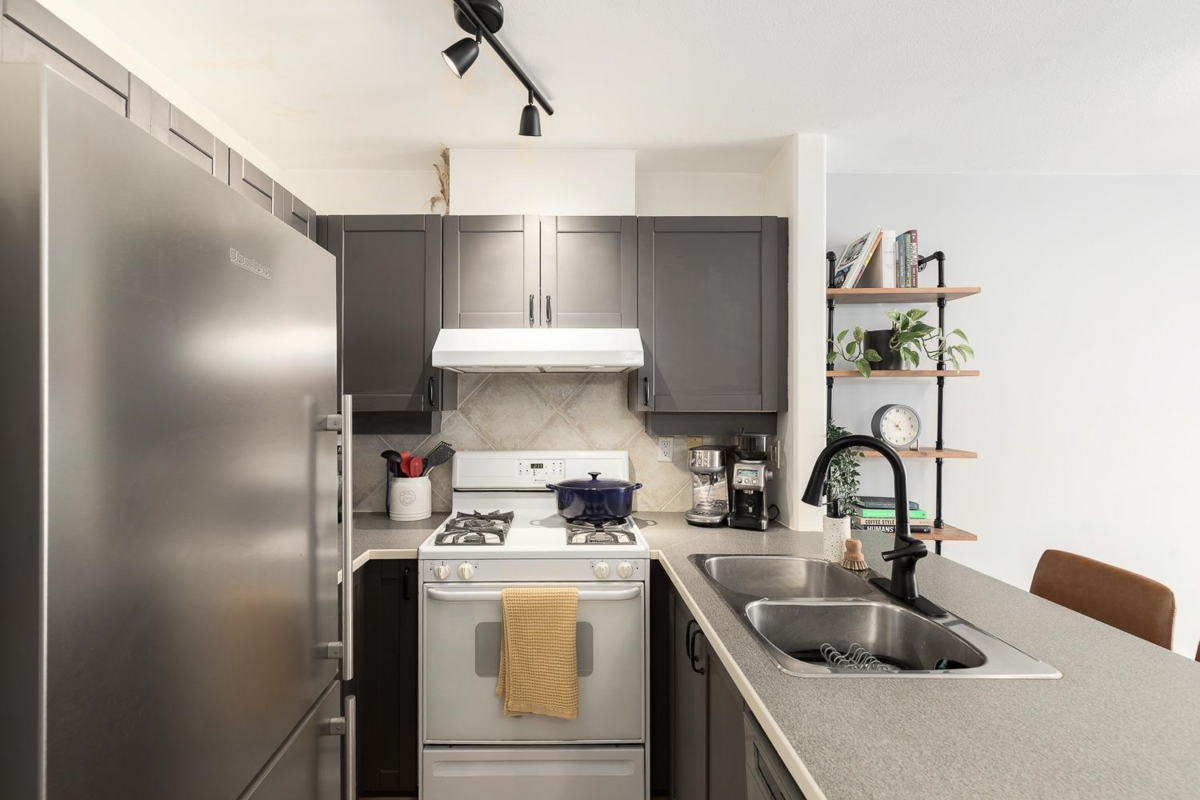 Family Room Photo of 405 2688 Vine Street, Vancouver, BC