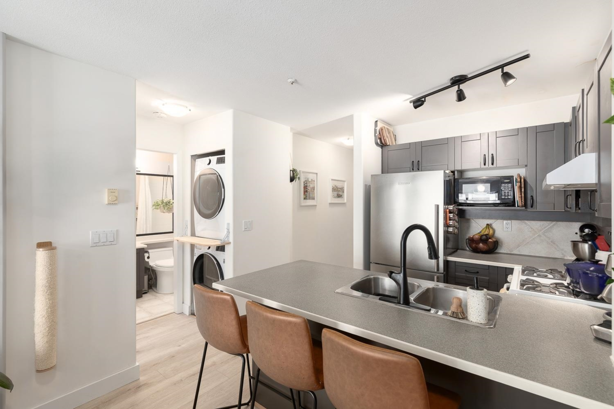 Kitchen Island Photo of 405 2688 Vine Street, Vancouver, BC