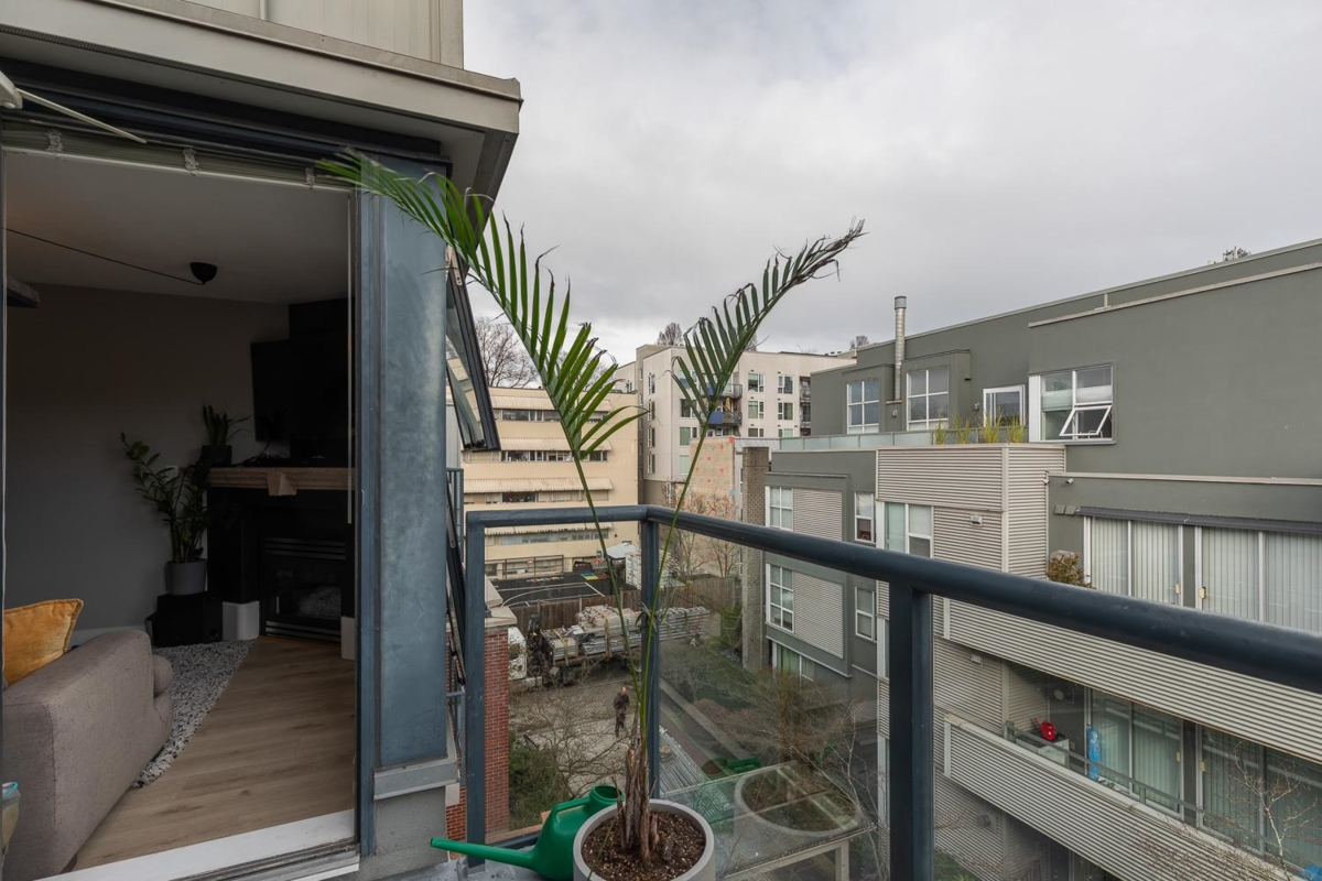 Powder Room Photo of 405 2688 Vine Street, Vancouver, BC