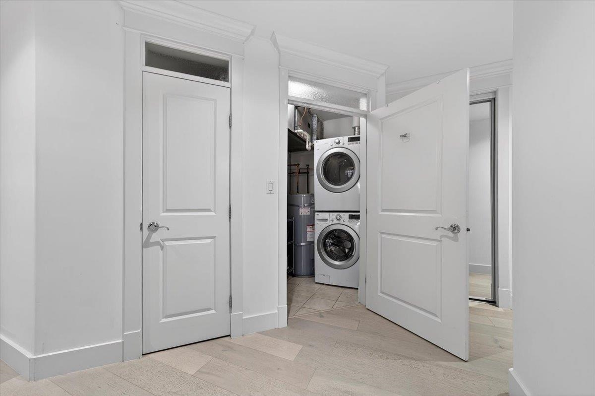 Guest Bathroom Photo of 102 15164 Prospect Avenue, White Rock, BC