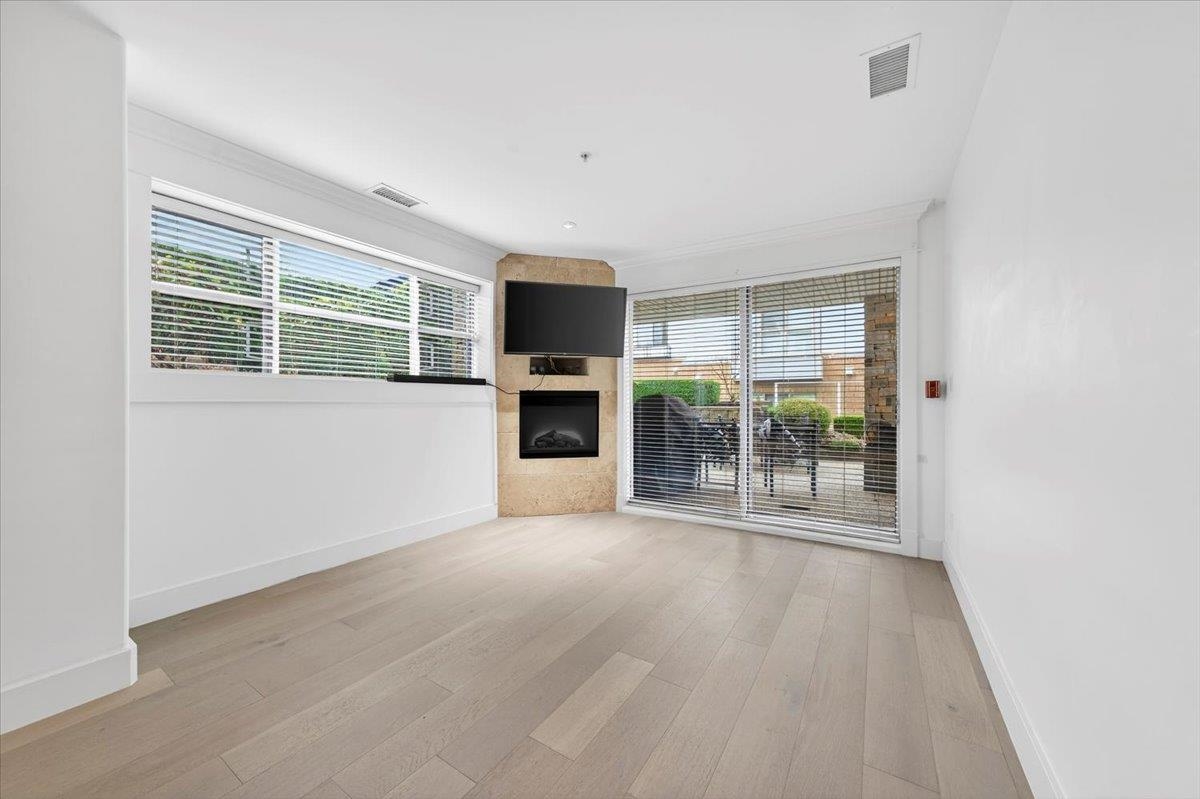 Office / Den Photo of 102 15164 Prospect Avenue, White Rock, BC