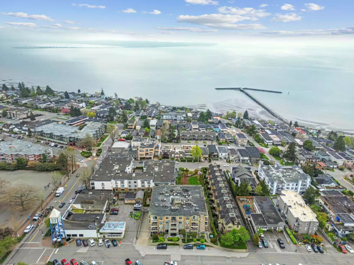 Outdoor Patio Photo of 102 15164 Prospect Avenue, White Rock, BC