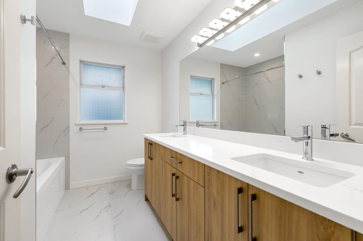 Hallway Photo of 2905 Woodstone Court, Coquitlam, BC