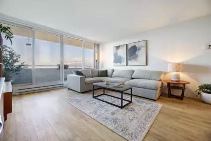 2104 5652 Patterson Avenue, Burnaby, BC, Burnaby — Apartment/Condo for sale