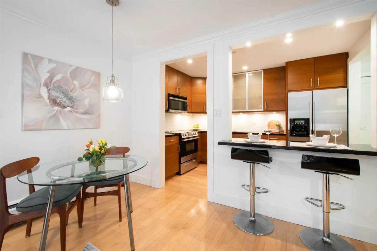 Kitchen Island Photo of 101 236 W 2nd Street, North Vancouver, BC