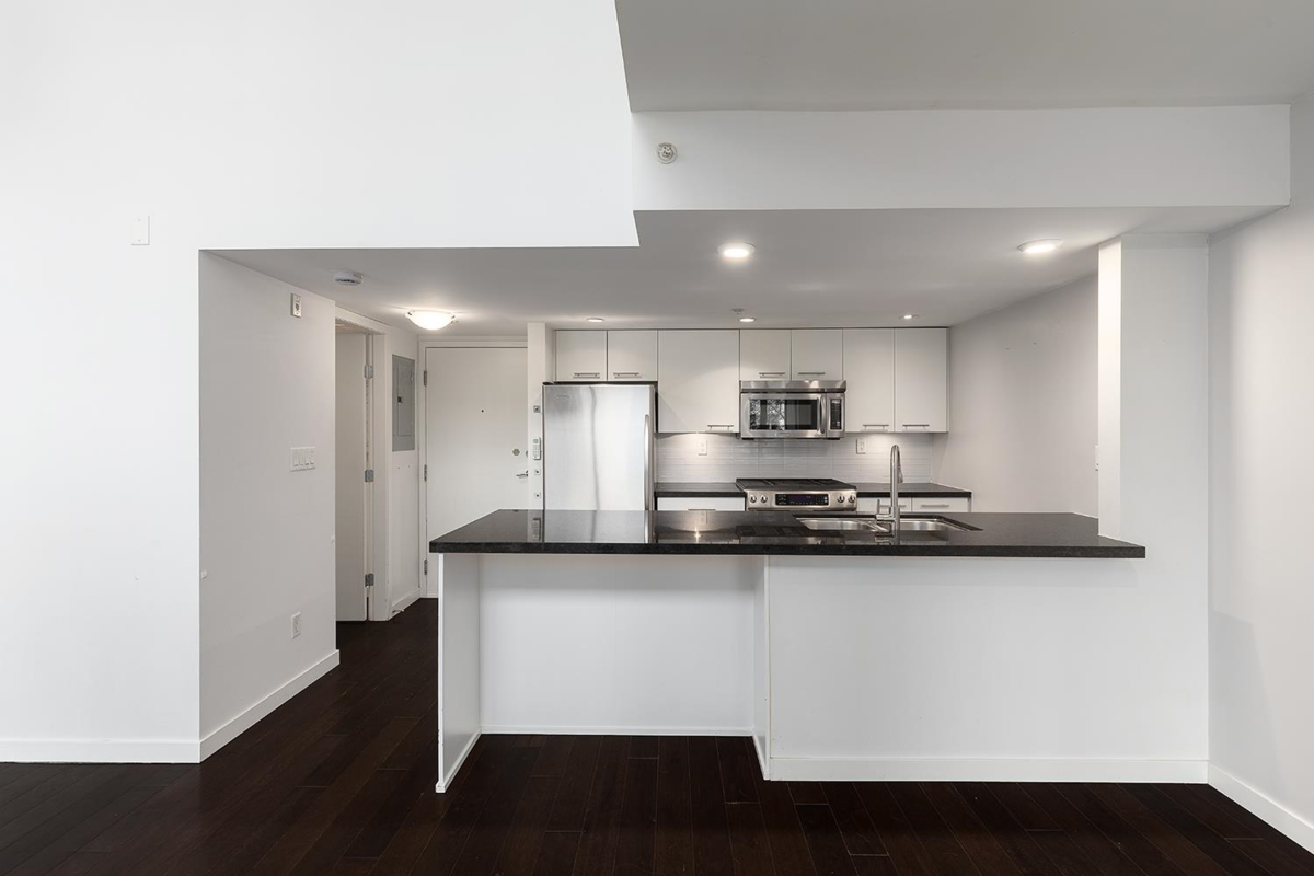 Breakfast Nook Photo of PH7 1288 Chesterfield Avenue, North Vancouver, BC