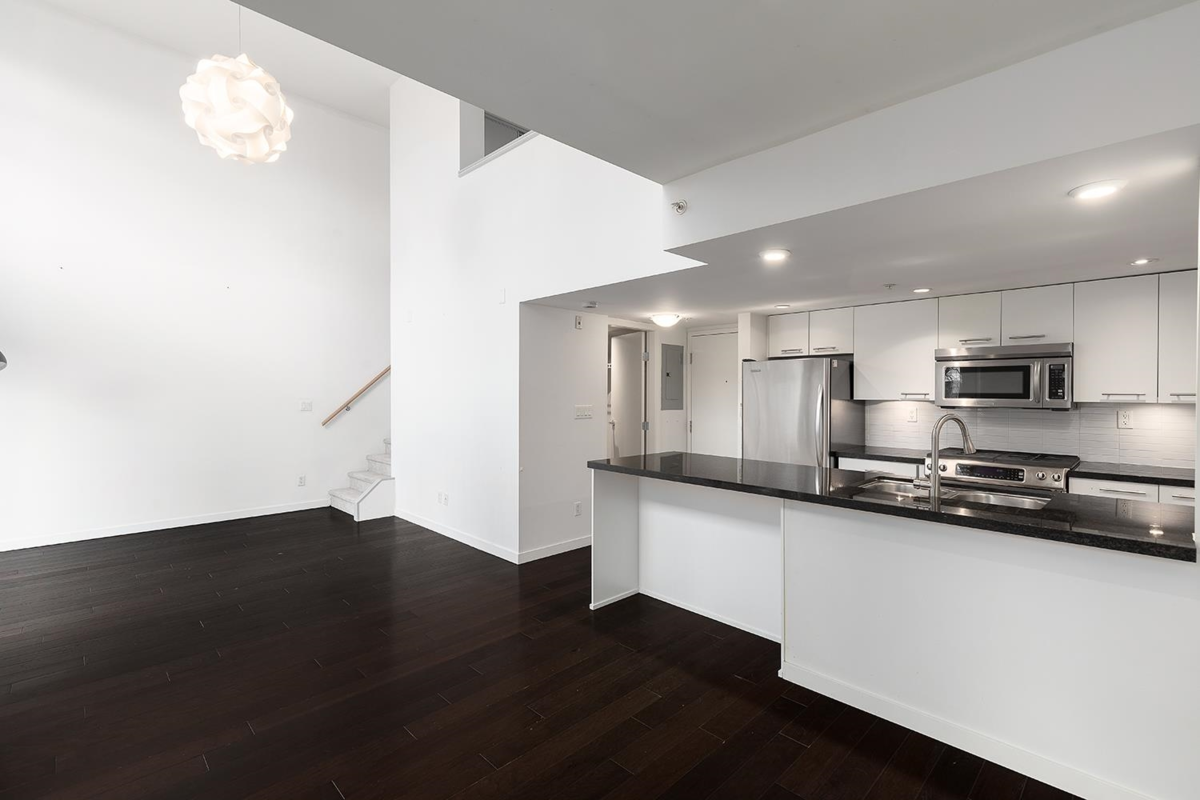 Pantry Photo of PH7 1288 Chesterfield Avenue, North Vancouver, BC