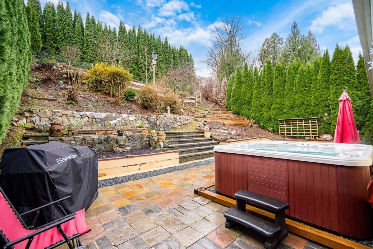 Garage Interior Photo of 122 43995 Chilliwack Mountain Road, Chilliwack, BC