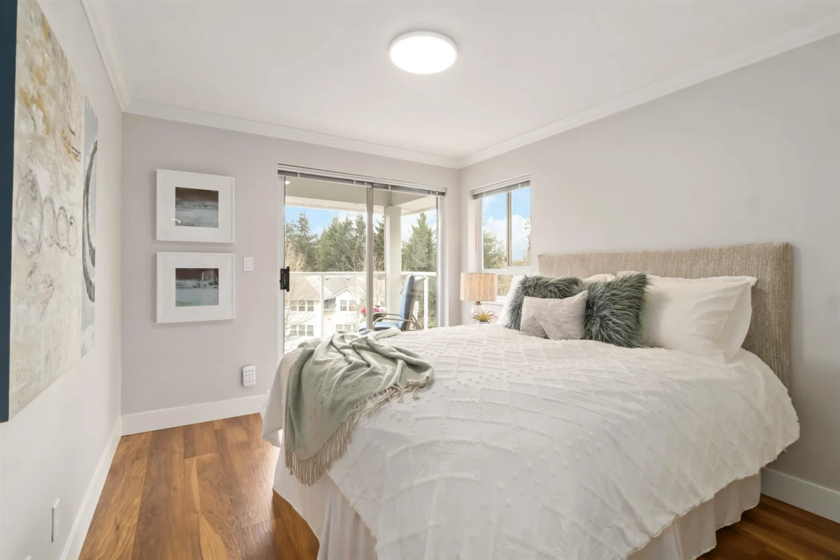 Entry Foyer Photo of 401 1281 Parkgate Avenue, North Vancouver, BC