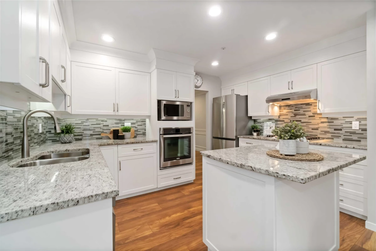 Walk-In Closet Photo of 401 1281 Parkgate Avenue, North Vancouver, BC