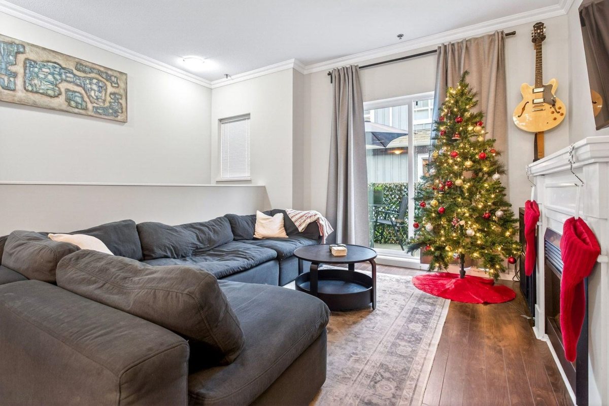 Dining Area Photo of 611 1661 Fraser Avenue, Port Coquitlam, BC