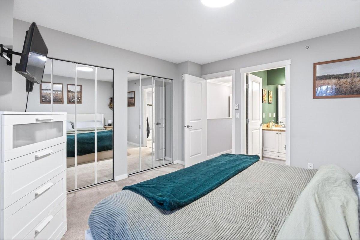 Entry Foyer Photo of 611 1661 Fraser Avenue, Port Coquitlam, BC