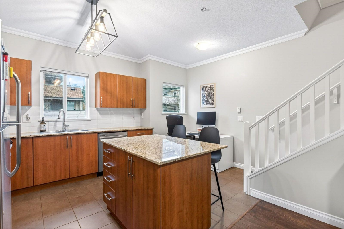 Guest Bathroom Photo of 611 1661 Fraser Avenue, Port Coquitlam, BC