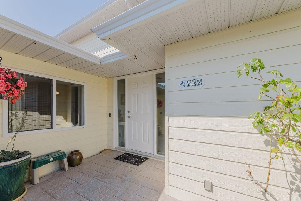 Family Room Photo of 222 1585 Field Road, Sechelt, BC