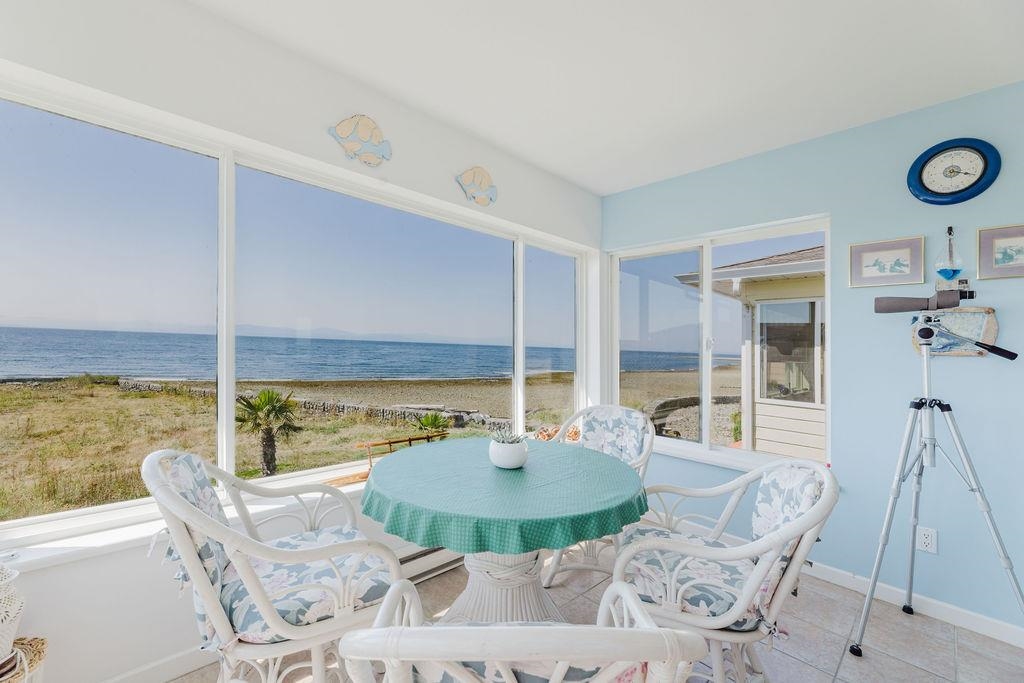 Front Yard Photo of 222 1585 Field Road, Sechelt, BC