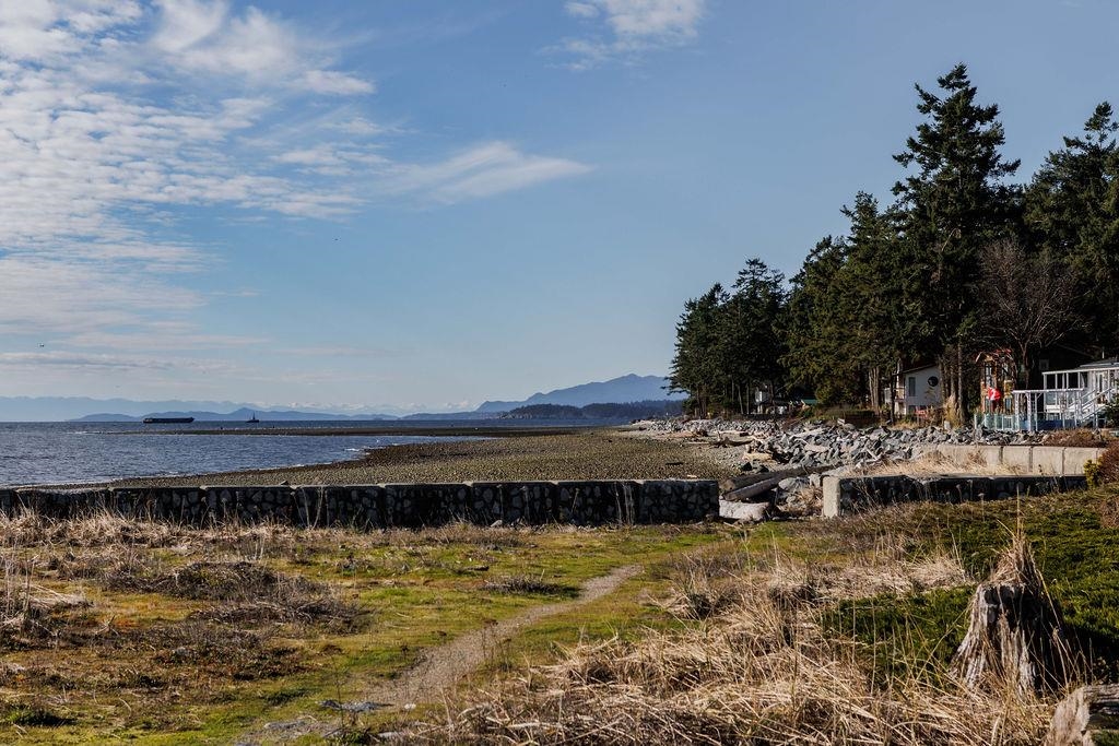 Garden / Landscaping Photo of 222 1585 Field Road, Sechelt, BC