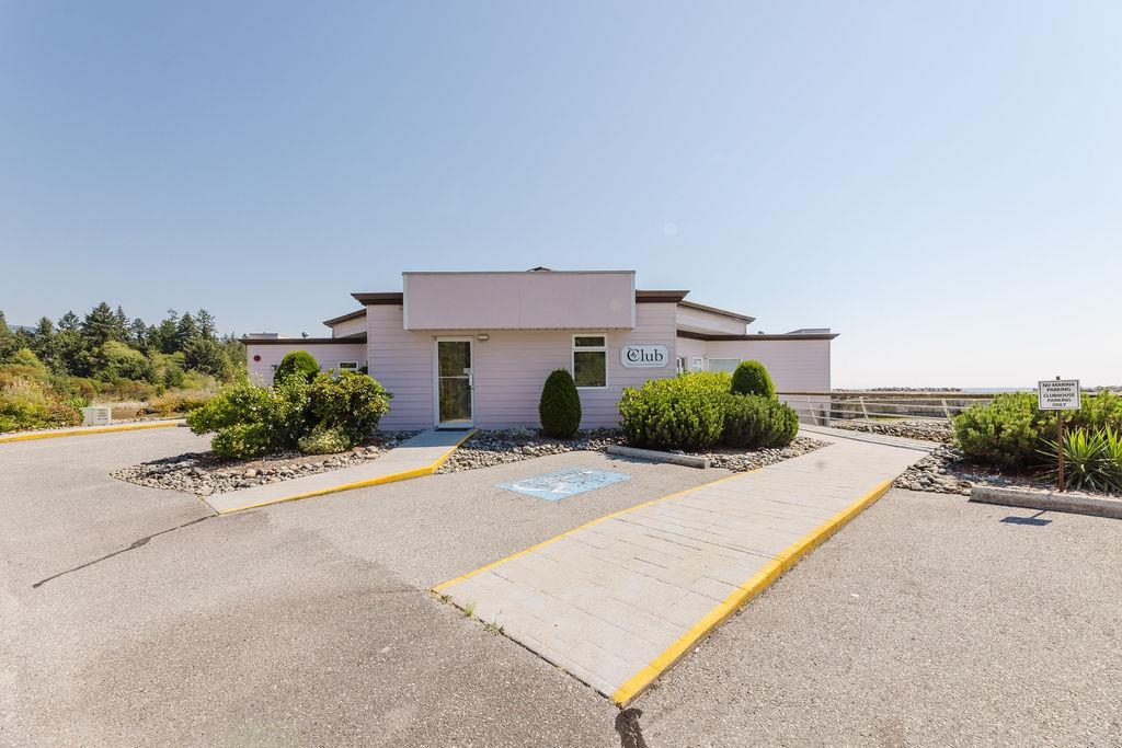 Hot Tub / Spa Photo of 222 1585 Field Road, Sechelt, BC