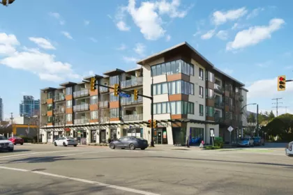 204 1633 Tatlow Avenue, North Vancouver, BC, Pemberton NV — 3 bed apartment/condo for sale