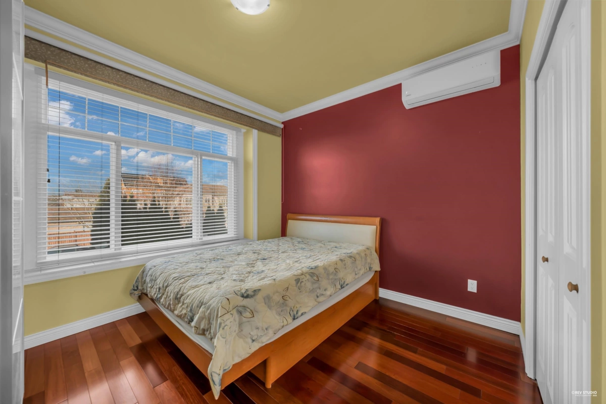 Guest Bathroom Photo of 2160 E 54th Avenue, Vancouver, BC