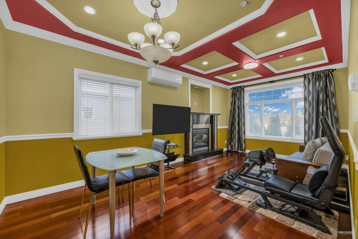 Kitchen Island Photo of 2160 E 54th Avenue, Vancouver, BC