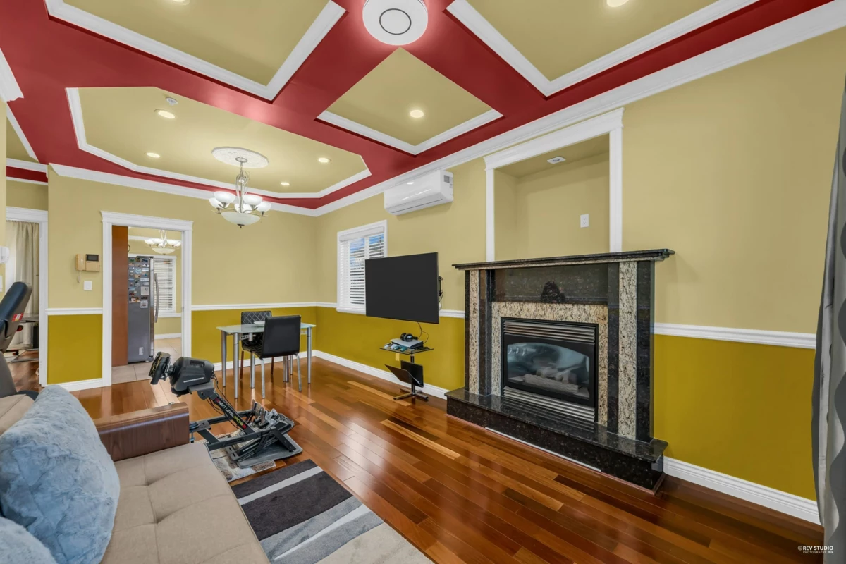 Living Room Photo of 2160 E 54th Avenue, Vancouver, BC